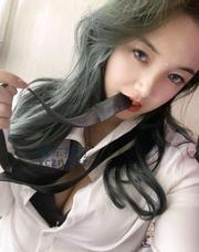 娇小人间胸器嫩妹