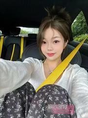 在校生嫩白白虎Mia