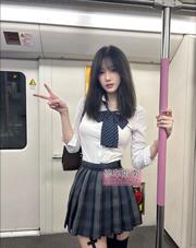 肤白小骚货嫩妹粉玫瑰