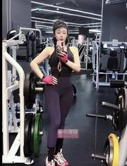 童颜巨乳温柔妹子小玲