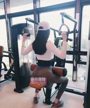 制服腼腆美熟女