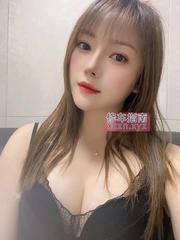 粘人豪乳小姑娘