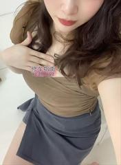 女友伊一，态度好胸大