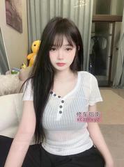 蜜桃臀学生装白虎悦