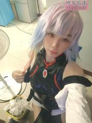 反差刚下海貝拉