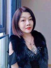 蜜桃苏青，身材完美