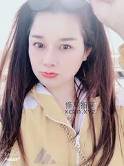 短裙小骚逼露露